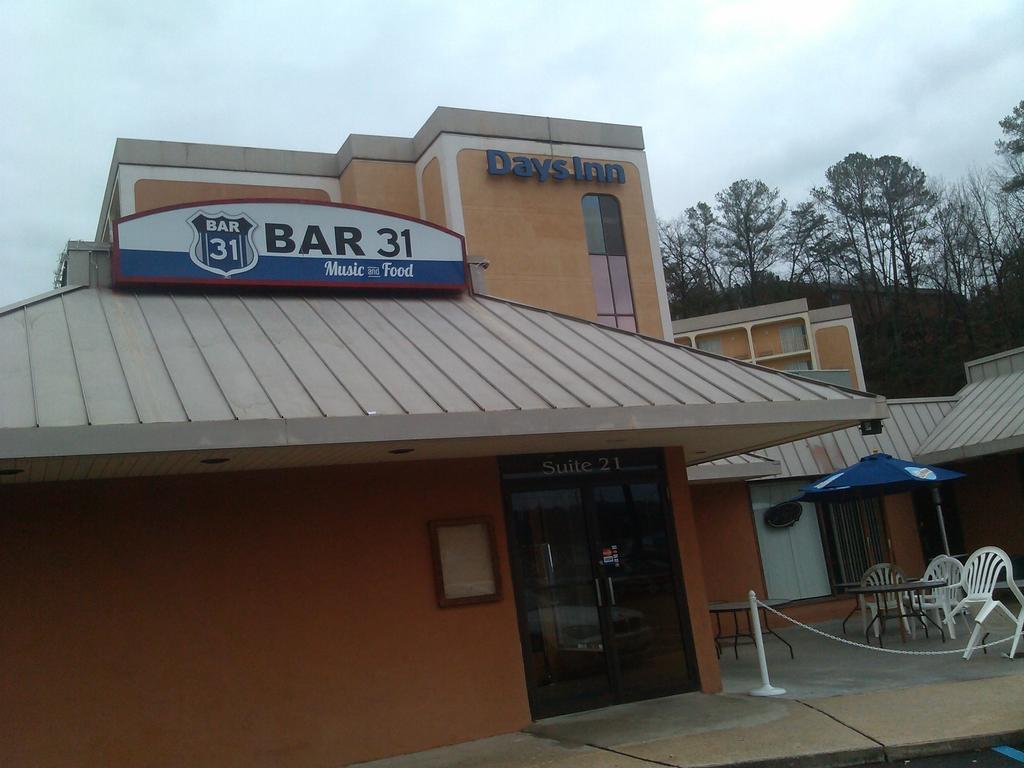 Days Inn By Wyndham Birmingham Al Exterior photo