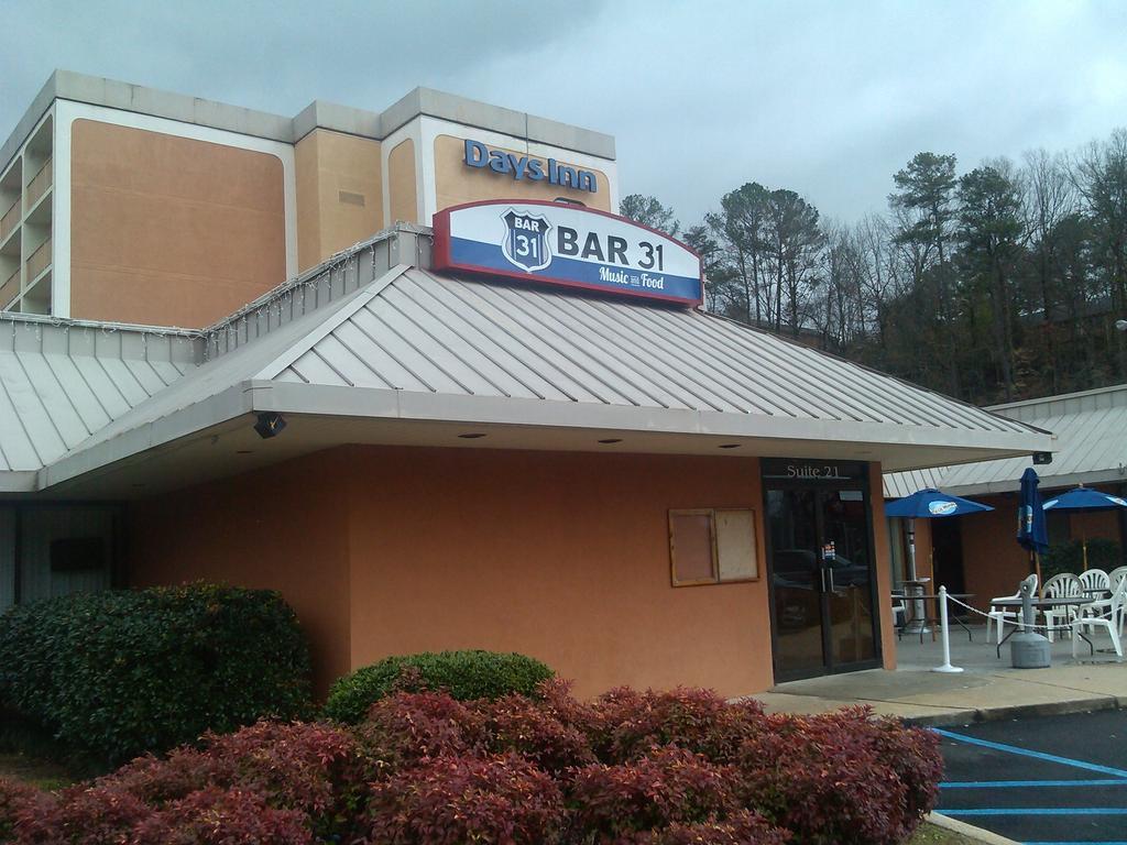 Days Inn By Wyndham Birmingham Al Exterior photo